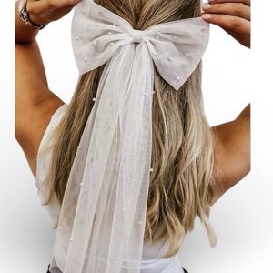 Elegant White Tulle Clip-in Bridal Bow with Pearl Accents
